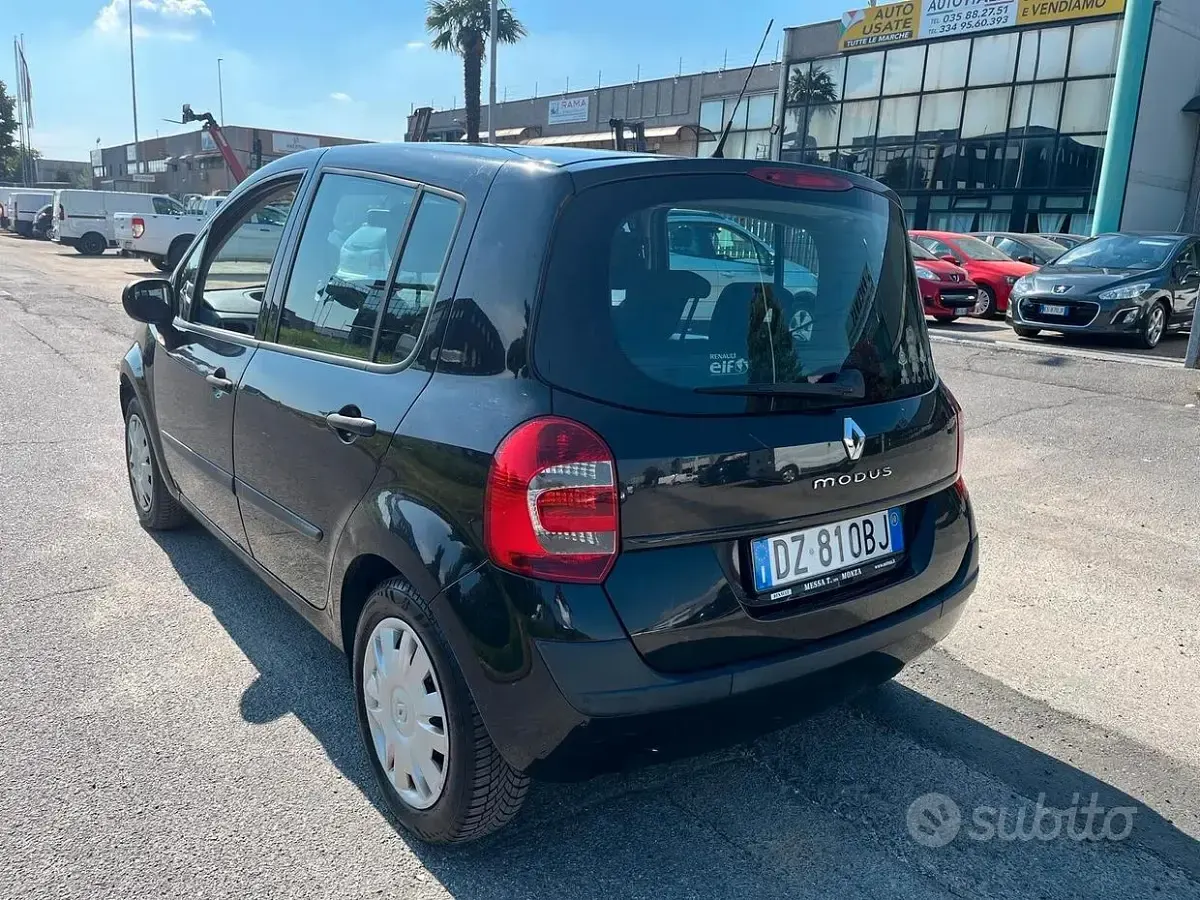 Usata Renault Modus 75 CV (55 kW) 2010 Nero Monovolume