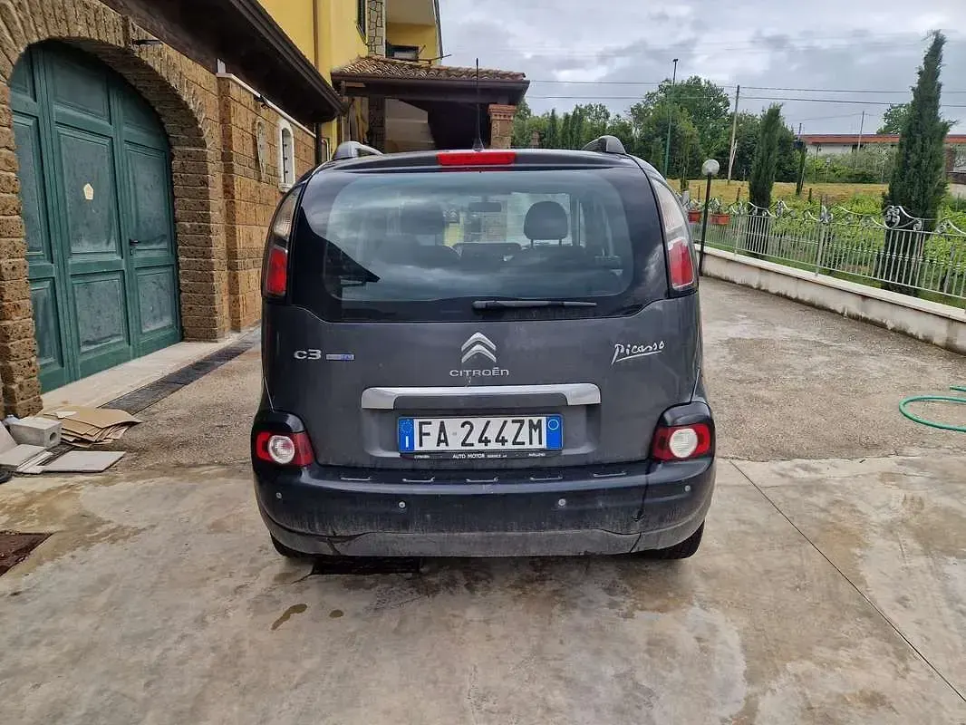 Usata Citroën C3 Picasso Live 99 CV (72 kW) 2016 Blu/azzurro Monovolume
