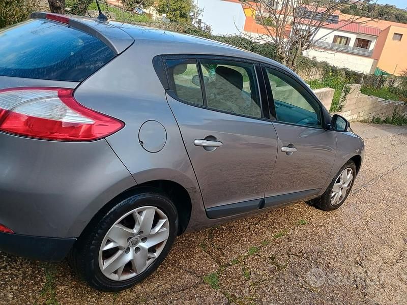 Usata Renault Mégane 110 CV (80 kW) 2011 Grigio Berlina