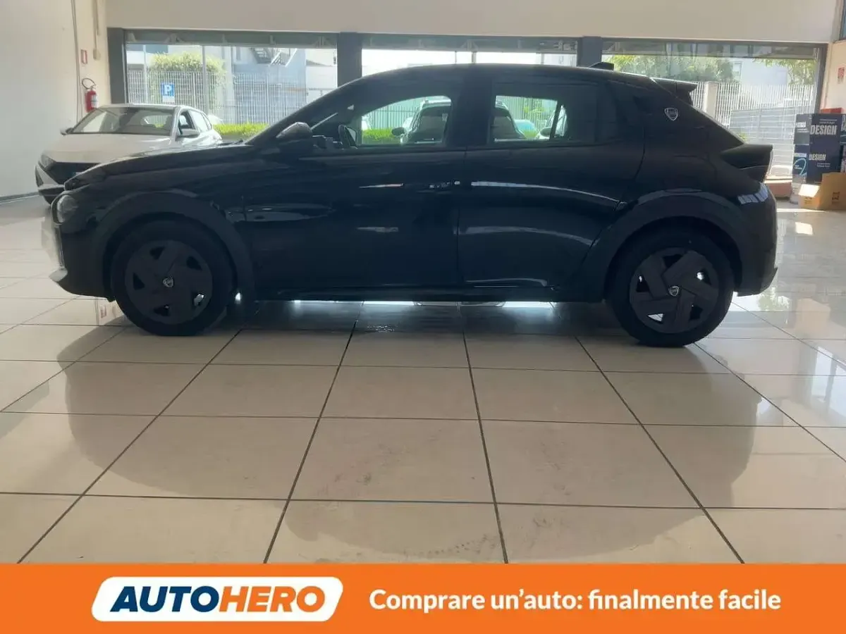 Usata Lancia Ypsilon 101 CV (74 kW) 2025 Nero Utilitaria