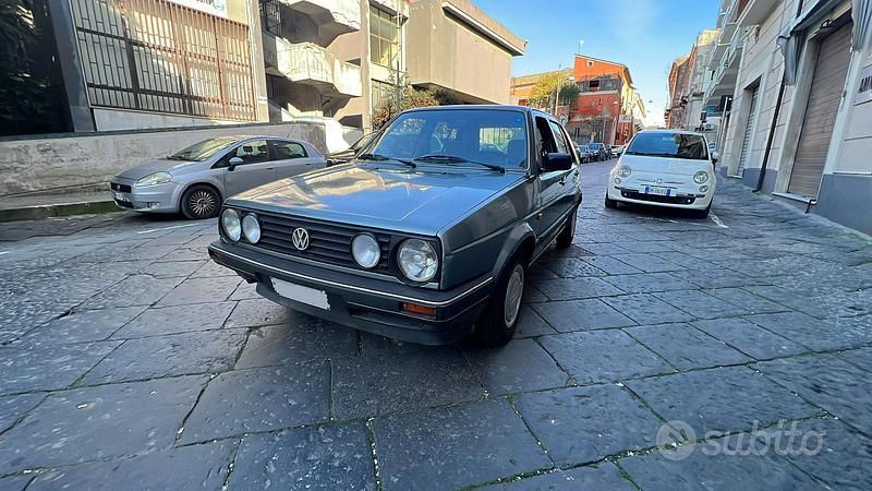 Begagnad VW Golf II 54 HK (39 kW) 1989 Grå Halvkombi