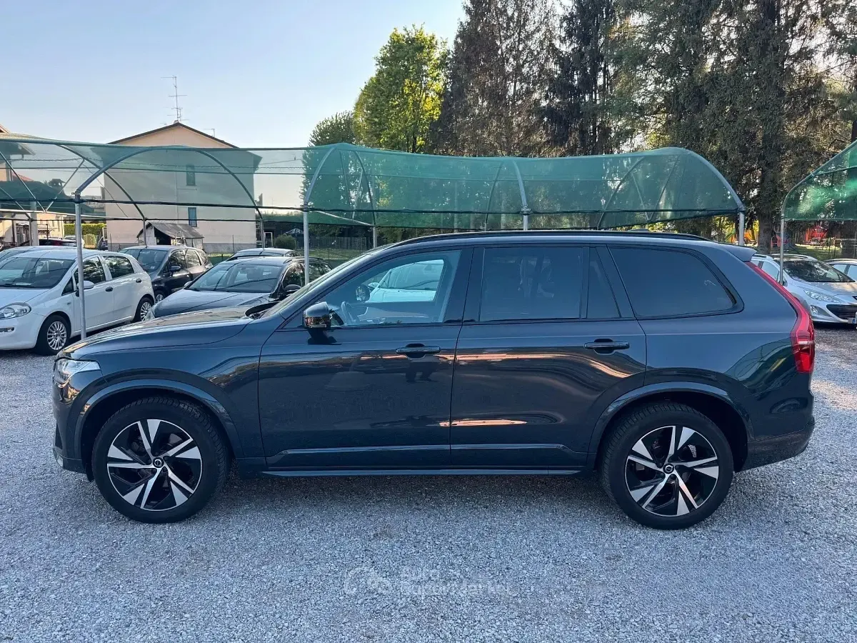 Usata Volvo XC90 Momentum 235 CV (172 kW) 2021 Grigio SUV