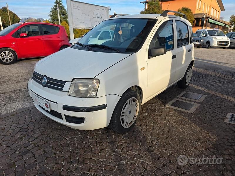 Usata Fiat Panda Emotion 69 CV (50 kW) 2007 Bianco Utilitaria