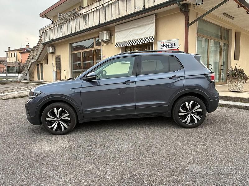 Usata VW T-Cross Life 116 CV (85 kW) 2025 Deep grey SUV
