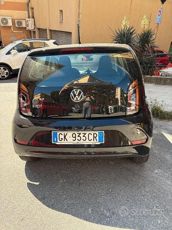 Usata VW up! 65 CV (47 kW) 2022 Nero Utilitaria