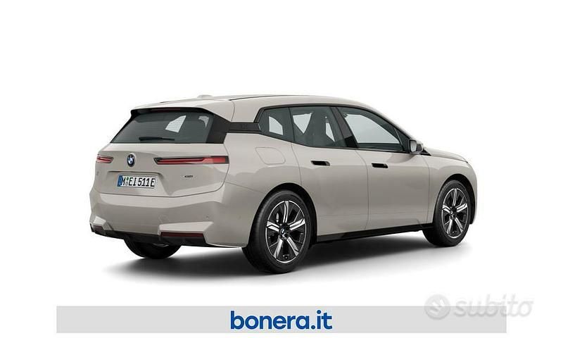 Nuova BMW iX 300 kW (408 CV) 2025 Grigio SUV