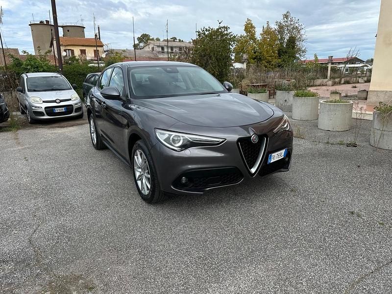 Usata Alfa Romeo Stelvio Business 210 CV (154 kW) 2017 Grigio SUV