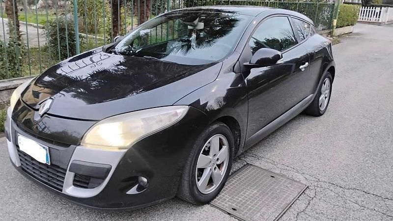 Usata Renault Mégane Coupé Dynamique 110 CV (80 kW) 2010 Nero Coupé