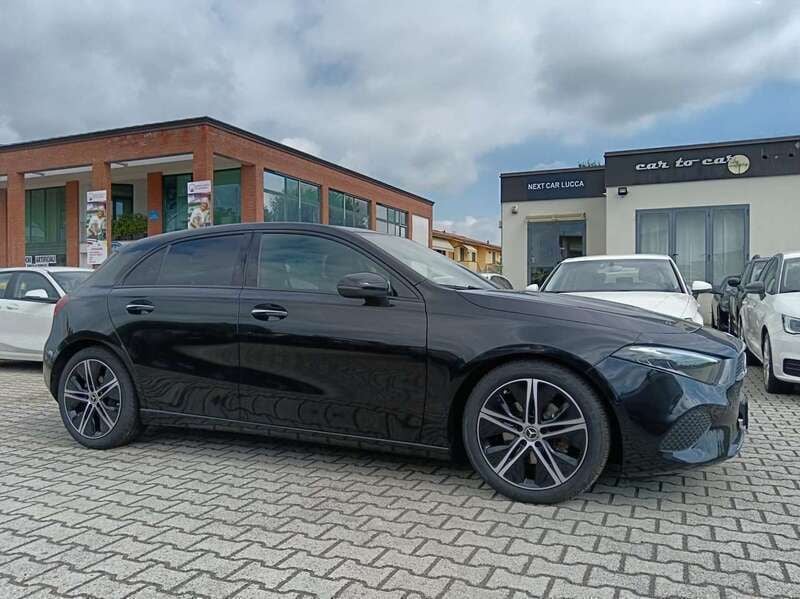 Nero Usata 2024 Mercedes A180 Advanced Plus Tre volumi | 29.900 € (Super prezzo) - Immagine 1/4