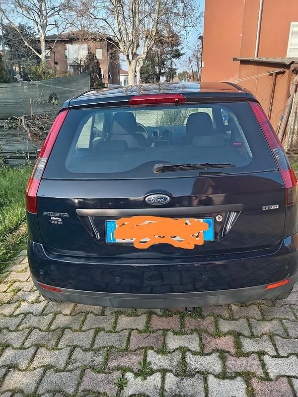Usata Ford Fiesta 2004 Blu Utilitaria