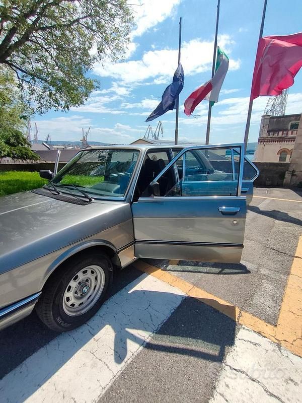 Usata BMW 520 122 CV (89 kW) 1980 Grigio Berlina