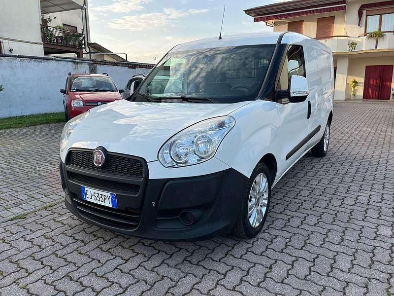 Usata Fiat Doblò 105 CV (77 kW) 2011 Bianco Monovolume