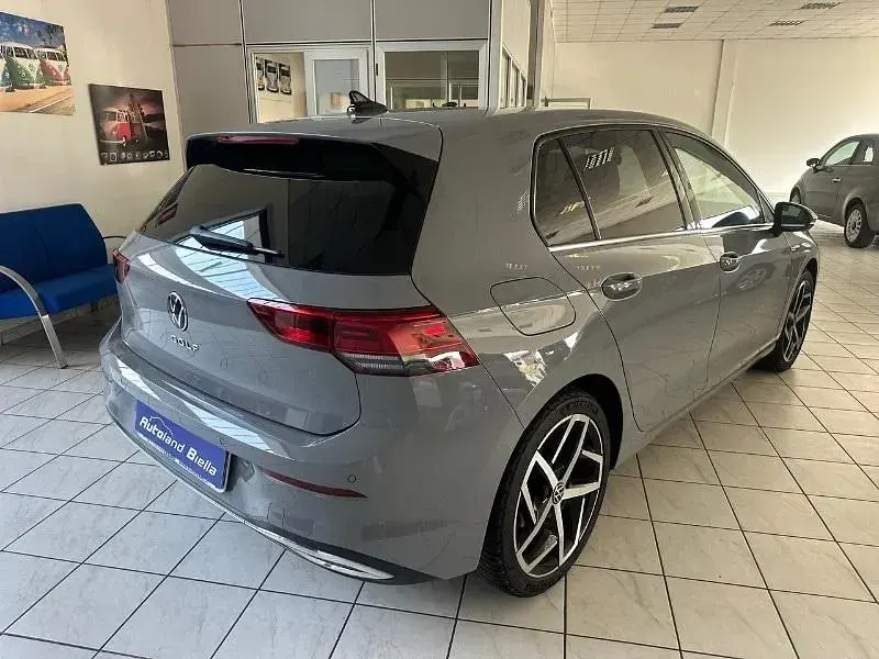 Usata VW Golf VIII 149 CV (109 kW) 2020 Grigio Berlina