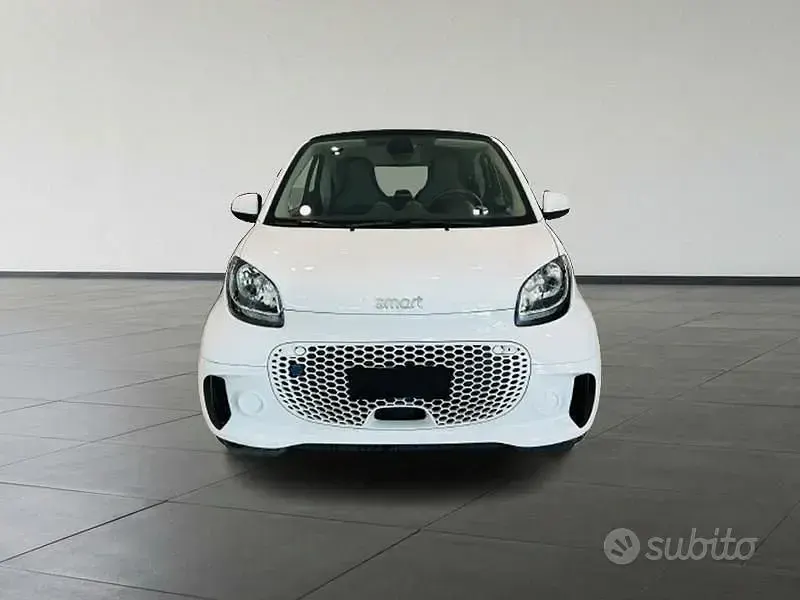 Usata Smart ForTwo Coupé Passion 60 kW (82 CV) 2024 Bianco Utilitaria