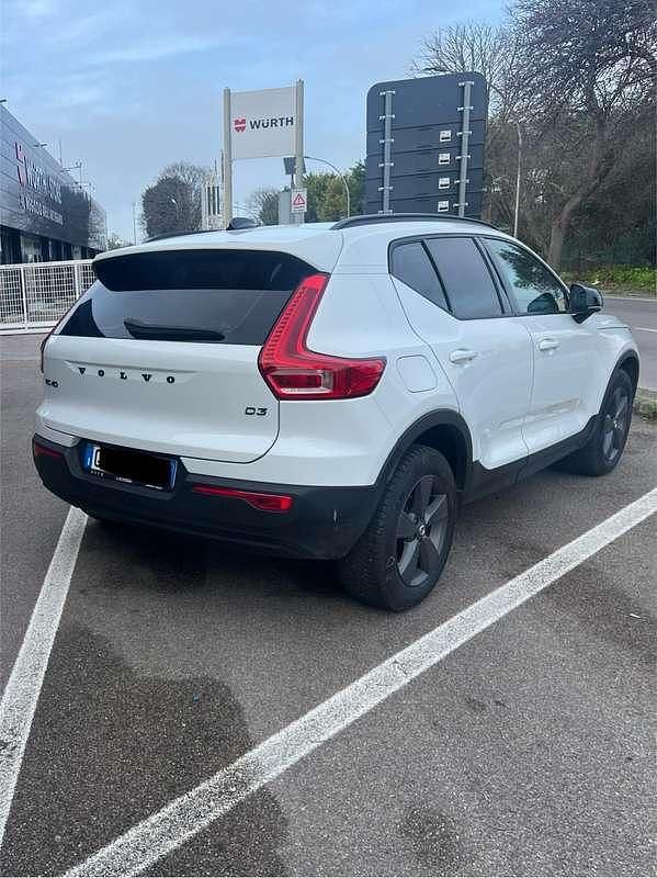 Usata Volvo XC40 Momentum 150 CV (110 kW) 2020 Bianco SUV