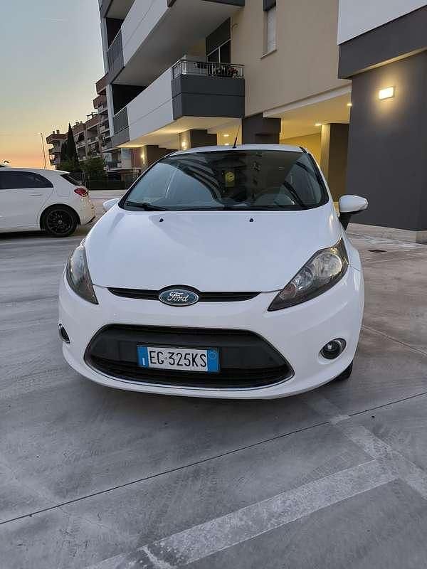 Usata Ford Fiesta Titanium 82 CV (60 kW) 2011 Utilitaria