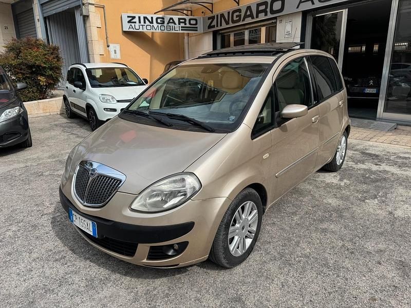 Usata Lancia Musa 70 CV (51 kW) 2005 Marrone Monovolume