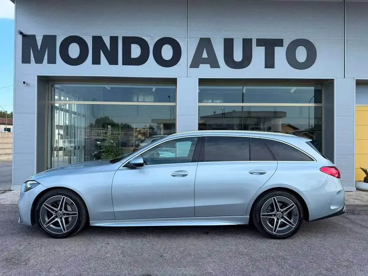 Usata Mercedes C220 AMG line 200 CV (147 kW) 2023 Argento Station wagon