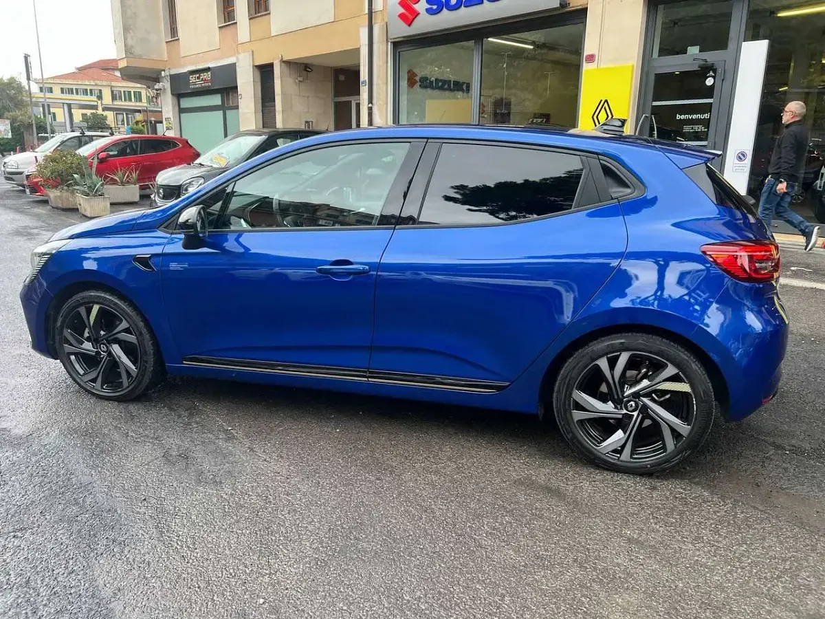 Usado Renault Clio V Engineered 91 HP (66 kW) 2023 Azul Sedan