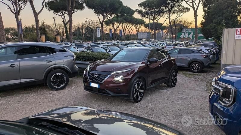 Rosso Usata 2022 Nissan Juke N-Connecta SUV | 18.800 € (Buon prezzo) - Immagine 1/4