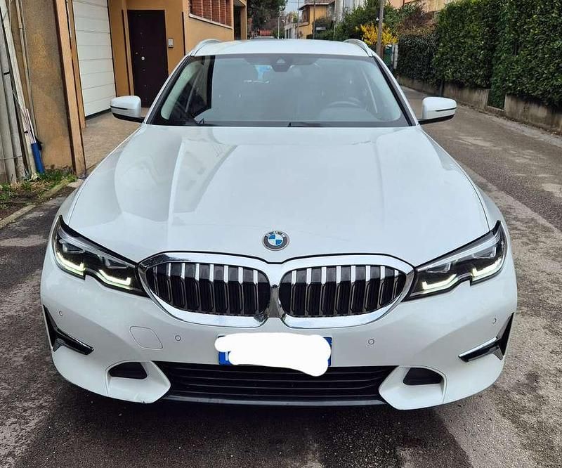 Usata BMW 320 Luxury Line 190 CV (139 kW) 2020 Bianco Station wagon
