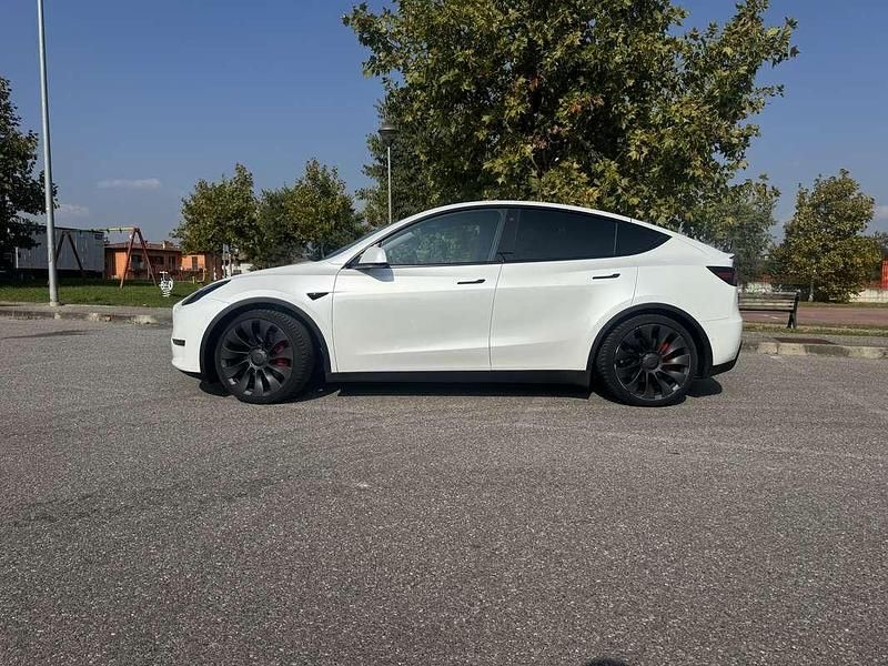 Usata 2022 Tesla Model Y Performance SUV | 35.000 € (Ottimo prezzo) - Immagine 1/4