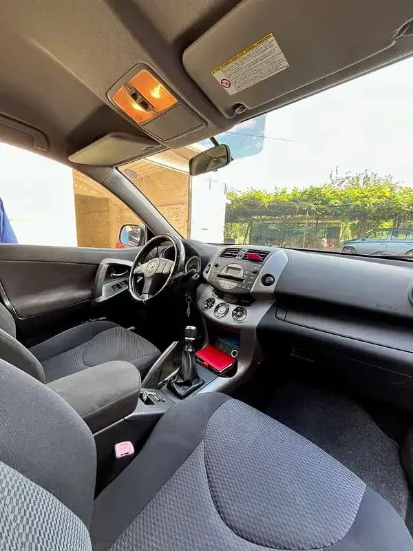 Usata Toyota RAV4 136 CV (100 kW) 2007 Nero SUV