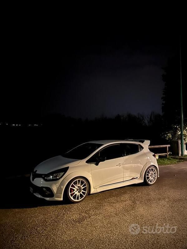 Usata Renault Clio IV Trophy 260 CV (191 kW) 2015