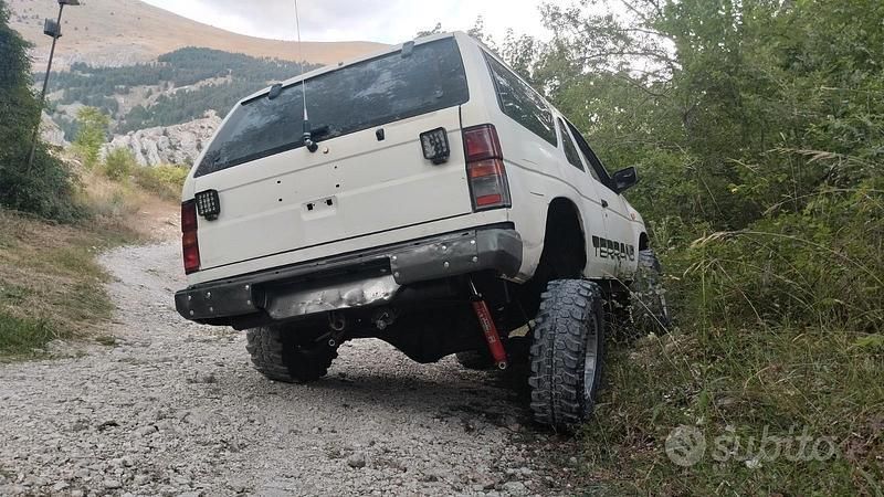 Usata Nissan Terrano 99 CV (72 kW) 1990 SUV