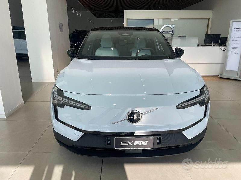 Nuova Volvo EX30 Ultra 200 kW (272 CV) 2025 Blu SUV