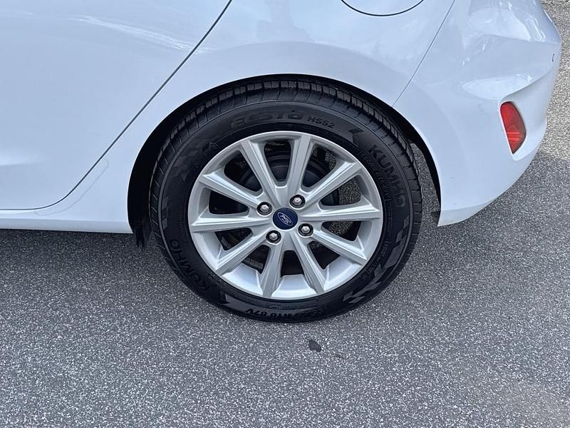 Usata Ford Fiesta Titanium 85 CV (62 kW) 2018 Bianco Utilitaria