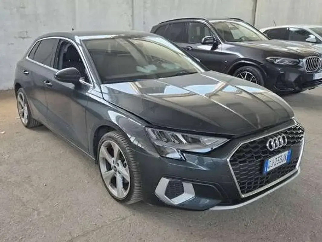 Usata Audi A3 Advanced 116 CV (85 kW) 2022 Grigio Berlina