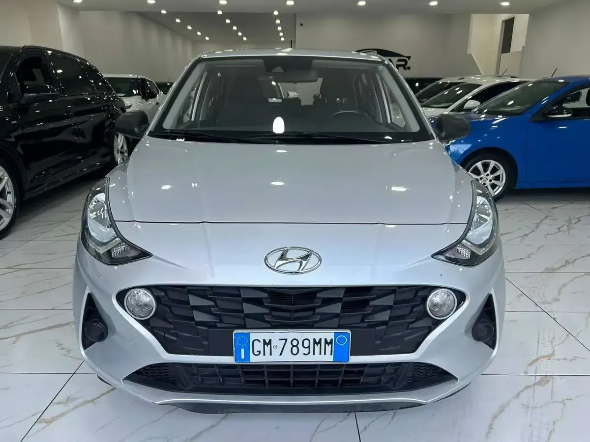 Usata Hyundai i10 Advanced Plus 67 CV (49 kW) 2023 Argento Utilitaria