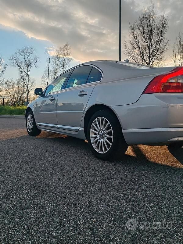 Usata Volvo S80 185 CV (136 kW) 2007 Grigio Berlina