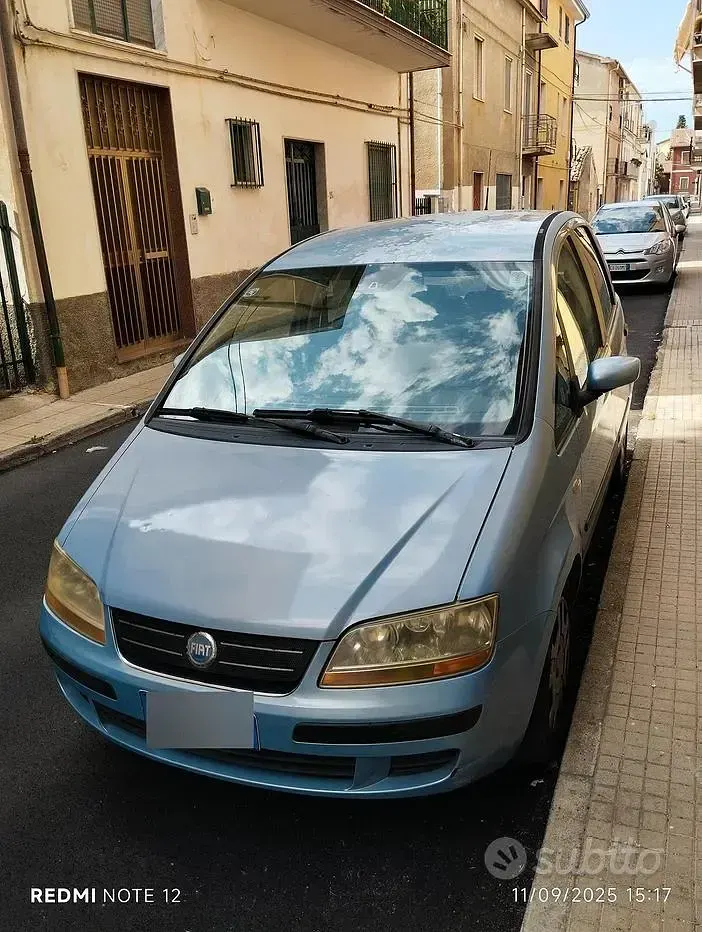 Usata Fiat Idea 69 CV (50 kW) 2005 Bluazzurro Monovolume