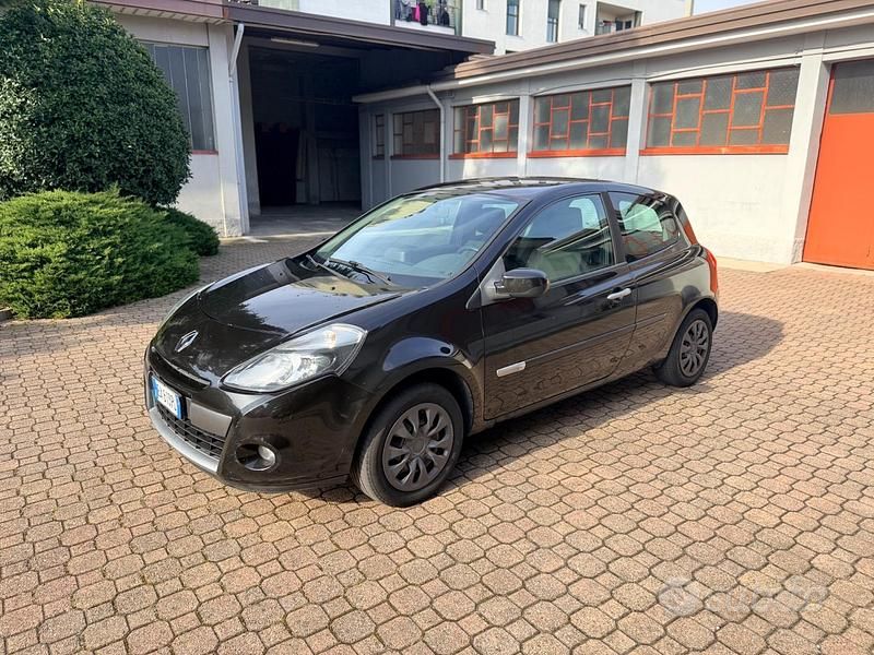 Usata Renault Clio II 2010 Nero Berlina