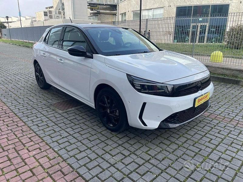 Usata Opel Corsa 101 CV (74 kW) 2024 Bianco Utilitaria