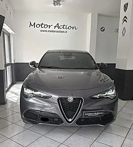 Usata Alfa Romeo Stelvio Veloce 209 CV (153 kW) 2023 Grigio SUV