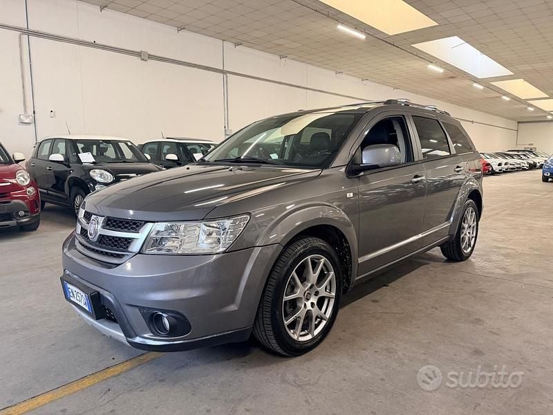 Usata Fiat Freemont Lounge 170 CV (125 kW) 2012 Grigio SUV