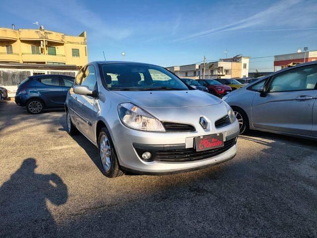 Usata Renault Clio II Initiale 105 CV (77 kW) 2006 Grigio Utilitaria
