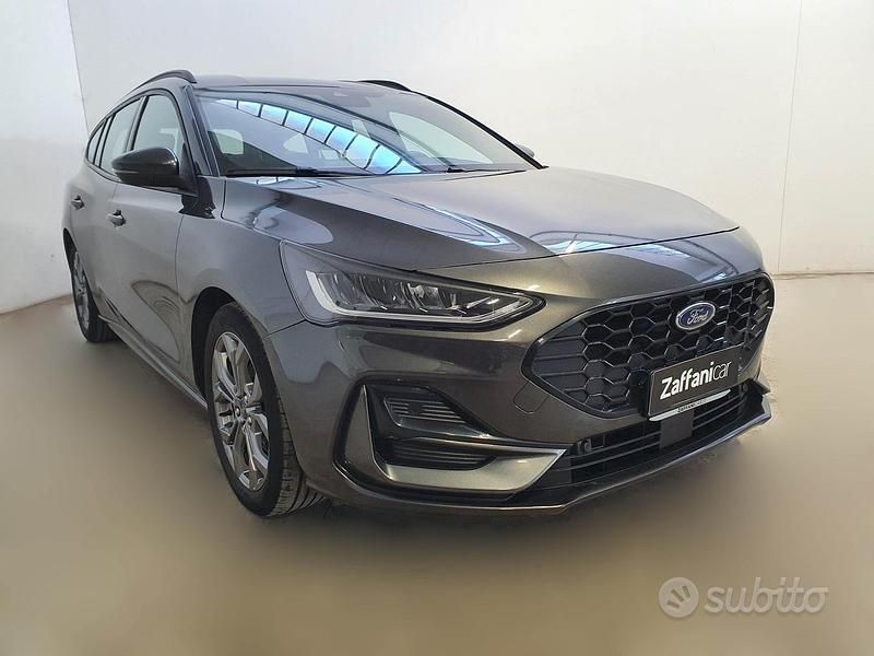 Usata Ford Focus ST-Line 125 CV (91 kW) 2023 Grigio scuro Station wagon