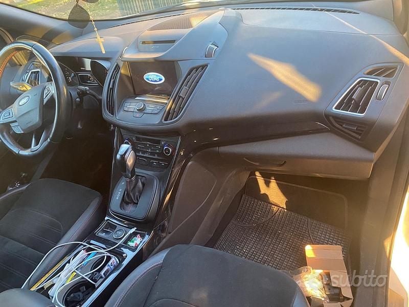 Usata Ford Kuga ST-Line 180 CV (132 kW) 2018 Bianco SUV