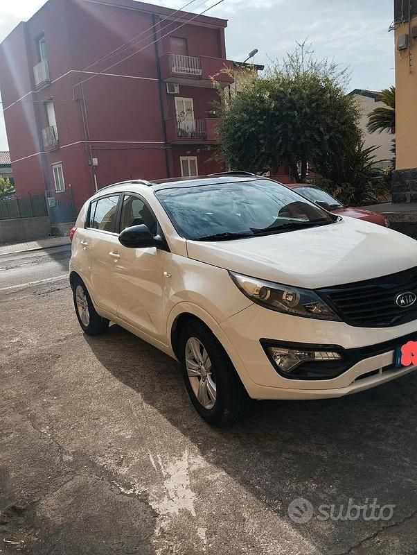 Usata Kia Carens 105 CV (77 kW) 2011 Bianco Monovolume