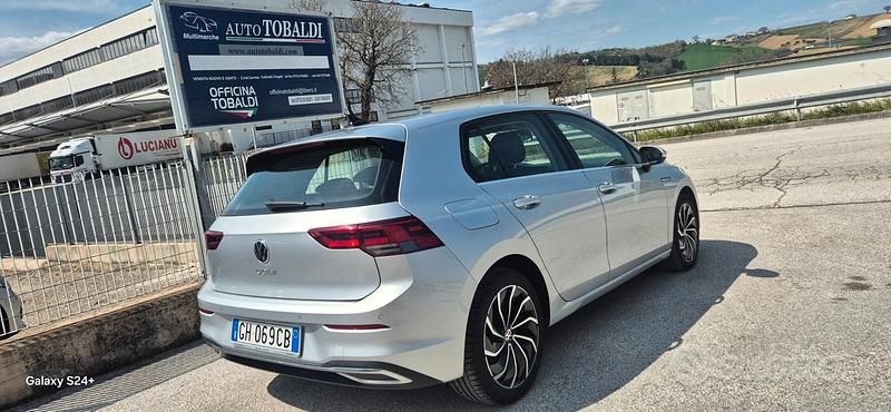 Usata VW Golf VIII Style 131 CV (96 kW) 2021 Grigio Berlina