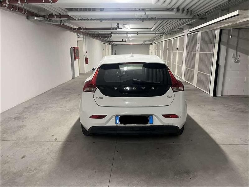 Gebraucht Volvo V40 Business Edition 114 PS (83 kW) 2013 Weiß Limousine
