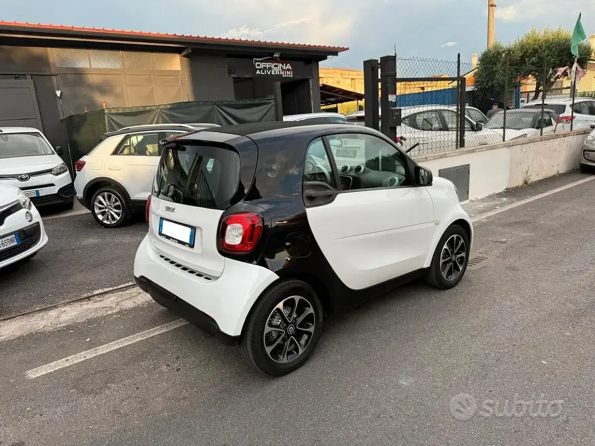 Usata Smart ForTwo Coupé 61 CV (44 kW) 2017 Bianco Coupé