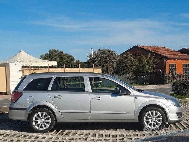 Usata Opel Astra 105 CV (77 kW) 2006 Grigio Berlina