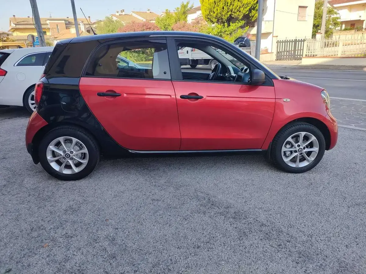 Usata Smart ForFour Passion 71 CV (52 kW) 2016 Rosso Utilitaria