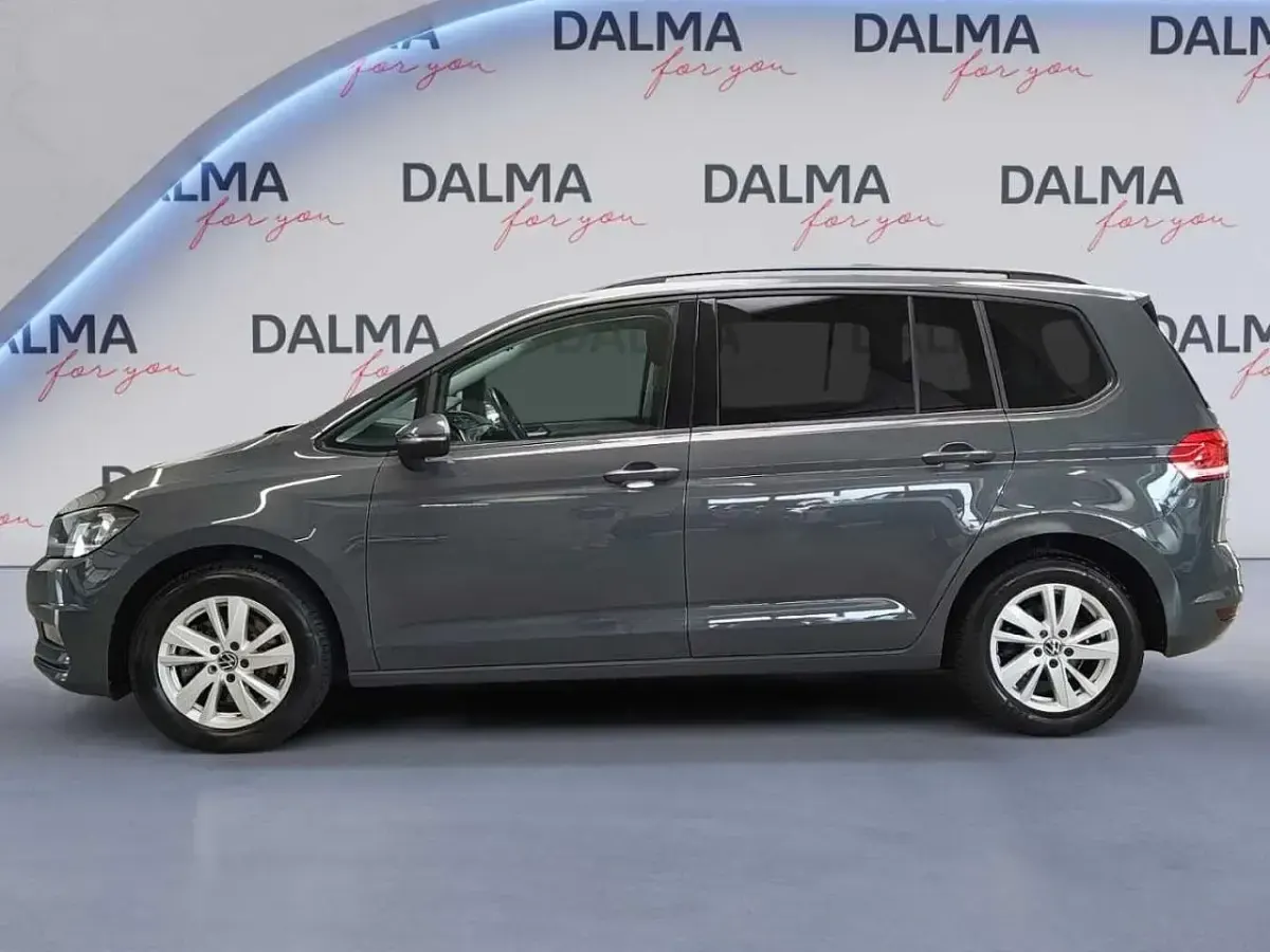 Usata VW Touran Business 150 CV (110 kW) 2022 Grigio Monovolume