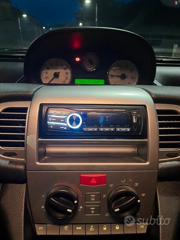 Gebraucht Lancia Ypsilon 77 PS (56 kW) 2009 Schwarz Kleinwagen